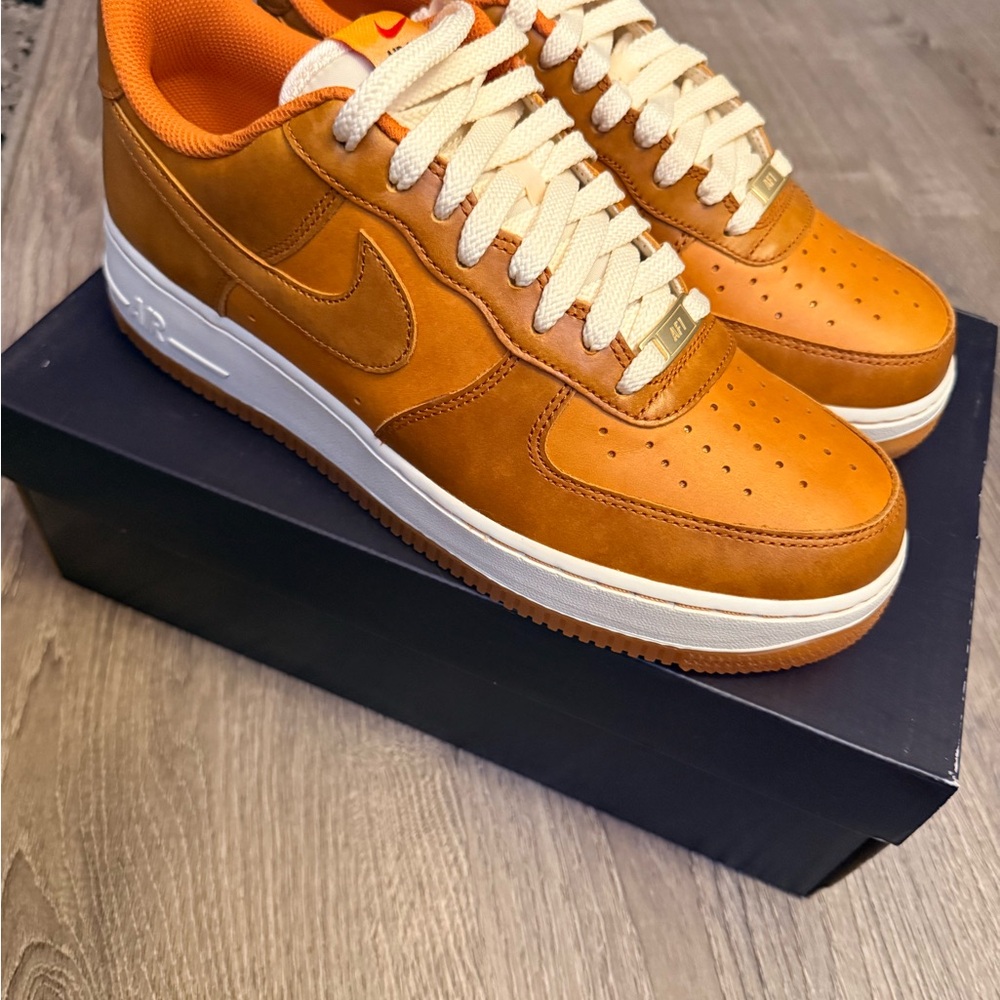 Nike Men's Burnt Orange Sneakers